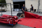 Le tapis rouge de Cannes vendu à Marseille pour 1 euro le kilo